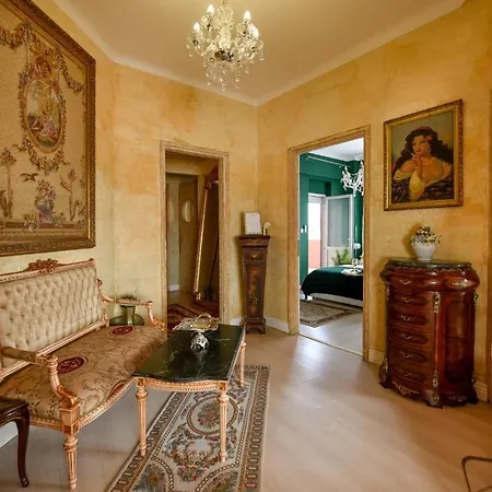Baroque Splendor: Breathtaking Views & Design Apartment Bucharest