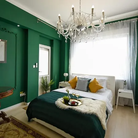 Baroque Splendor: Breathtaking Views & Design Bucharest
