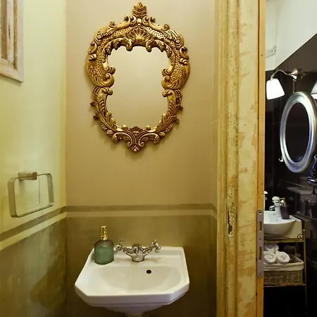 Baroque Splendor: Breathtaking Views & Design Appartamento *